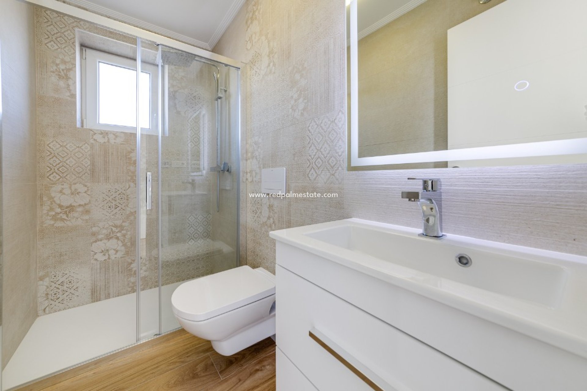 Obra nueva - Villa -
Torrevieja