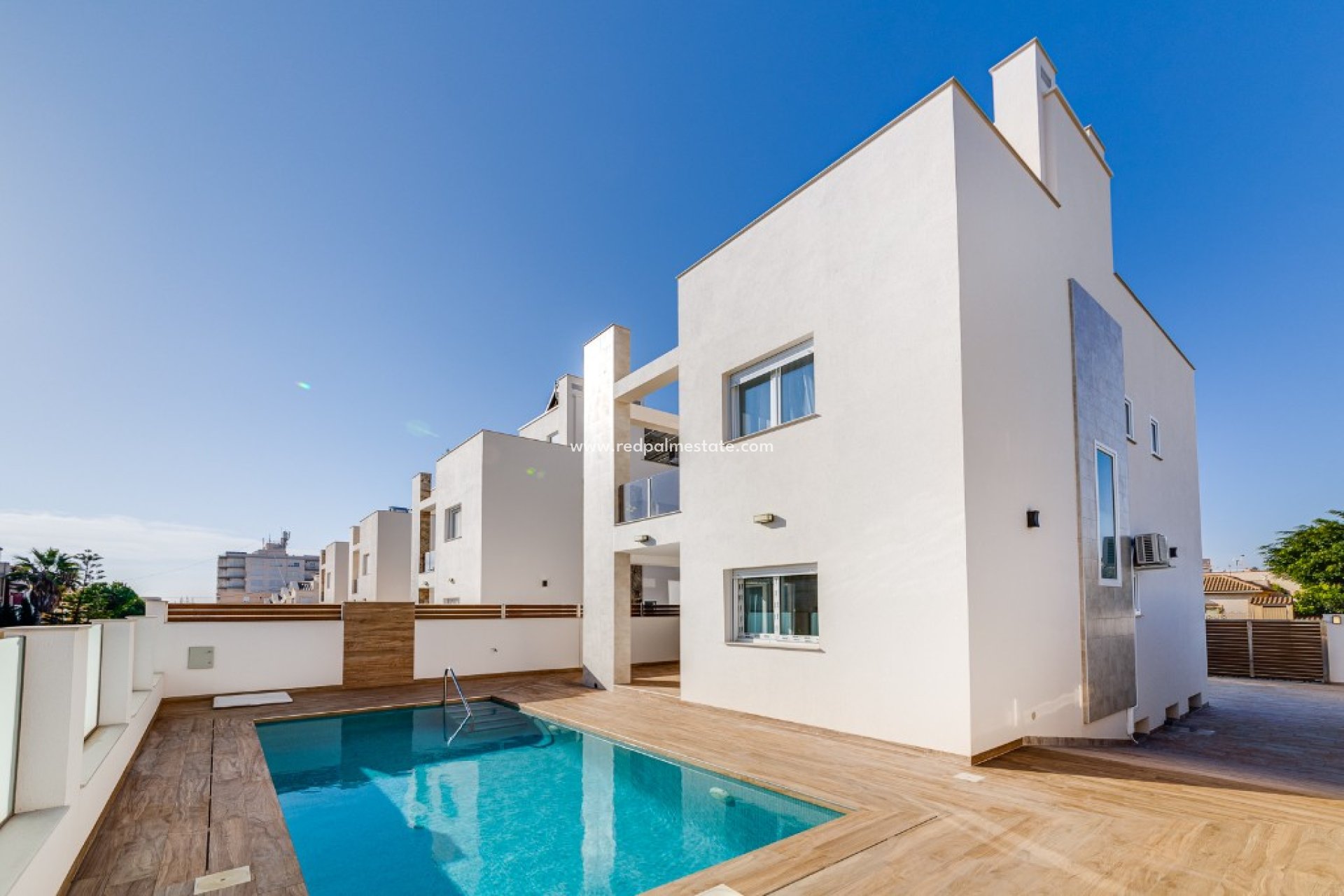 Obra nueva - Villa -
Torrevieja