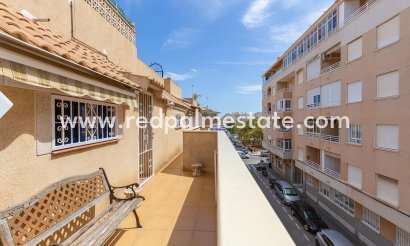 Penthouse - Herverkoop -
            Torrevieja - GI-44214