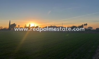 Plott - Videresalg - Dolores - Dolores