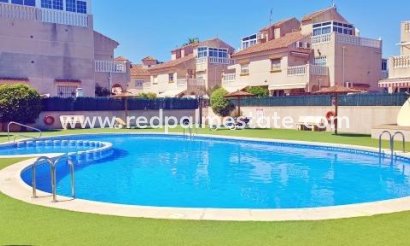 Radhus - Återförsäljning -
            Torrevieja - HL-86271