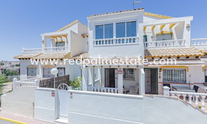 Radhus - Återförsäljning -
            Torrevieja - IZB-84085