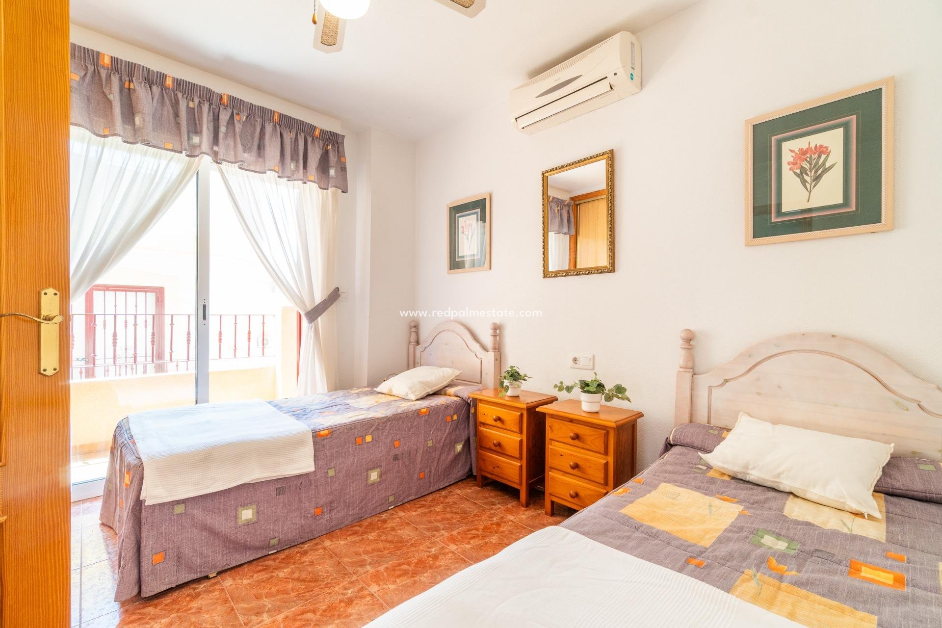  - Radhus -
Orihuela Costa - La Zenia