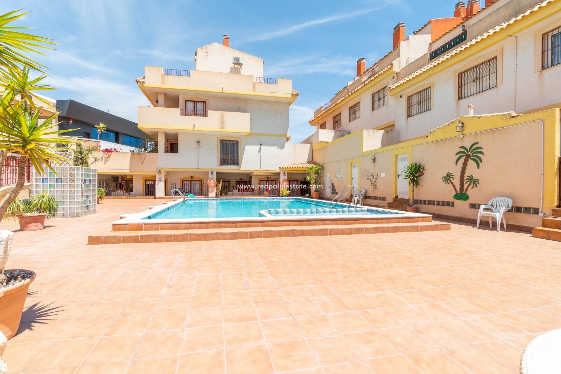  - Radhus -
Orihuela Costa - La Zenia