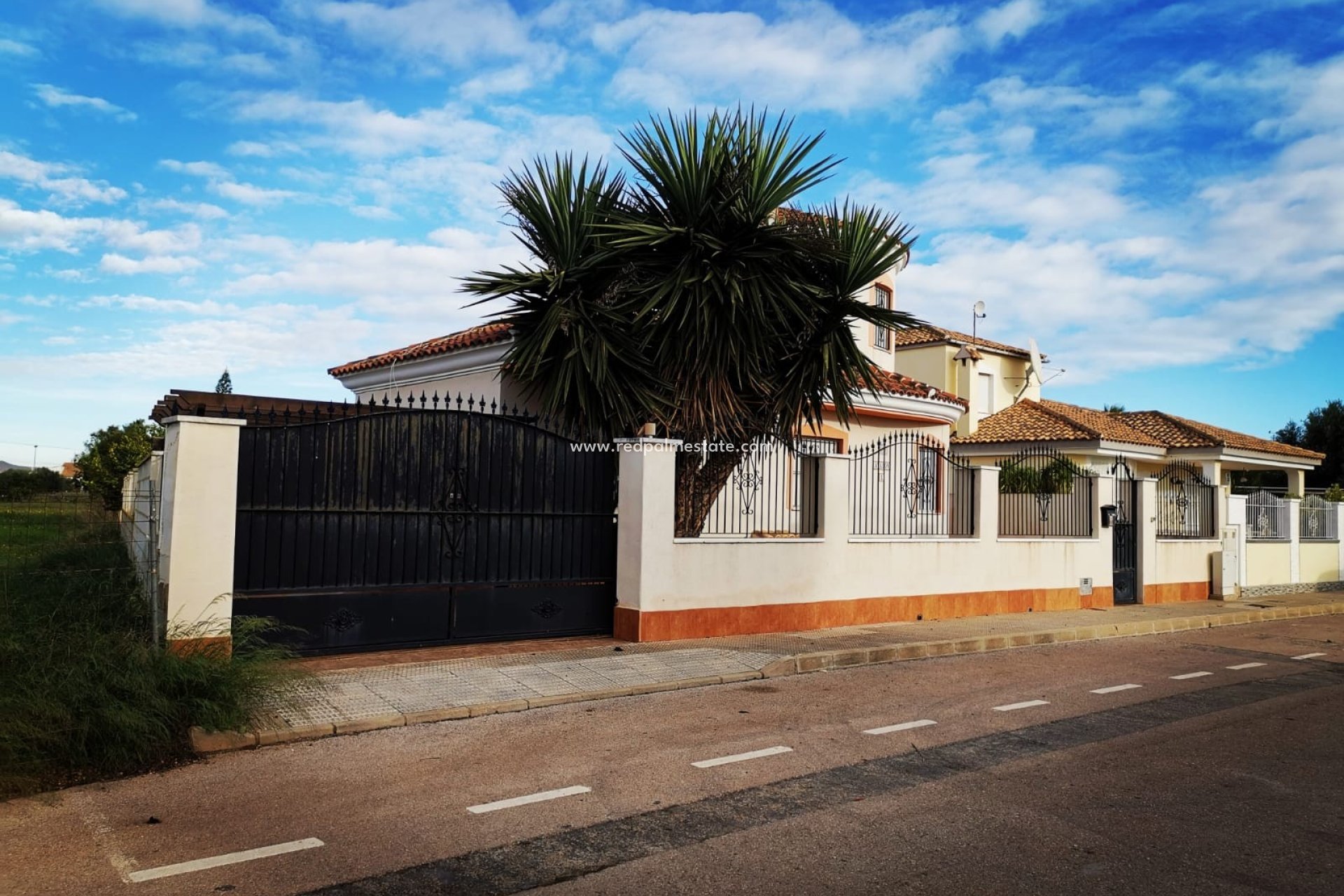 Resale - 4. House - Detached Villa -
Los Alczares - Town