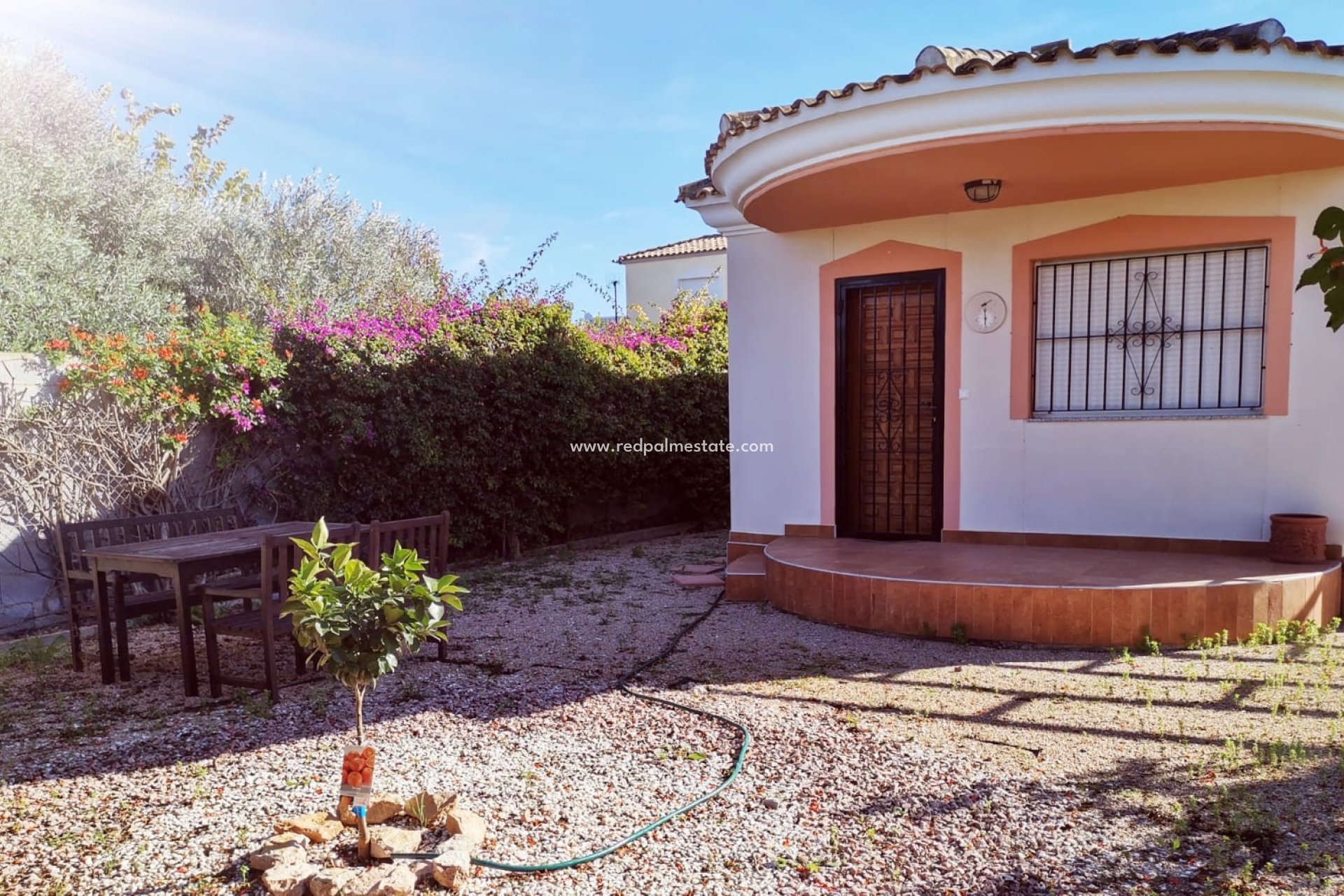 Resale - 4. House - Detached Villa -
Los Alczares - Town