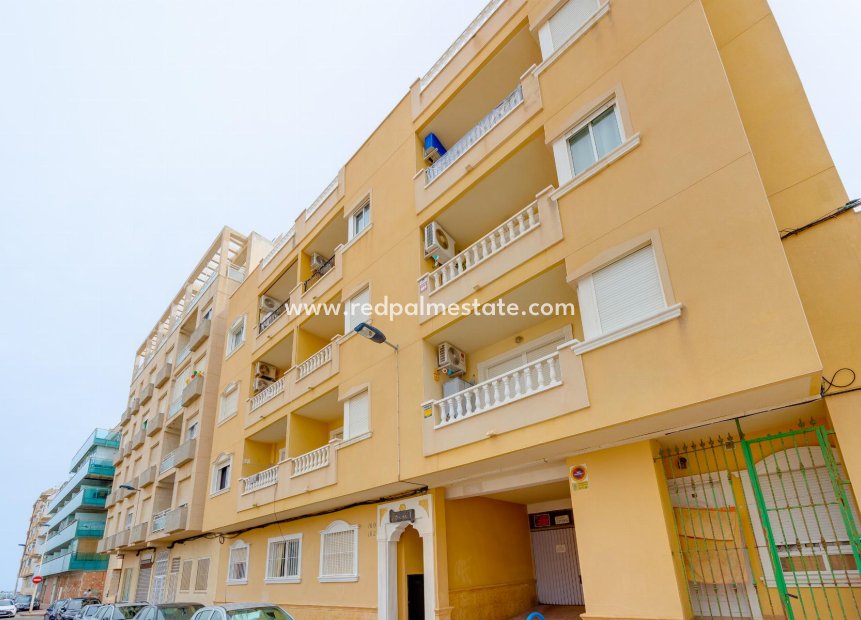 Resale - Apartamento -
Torrevieja - Playa de los Locos