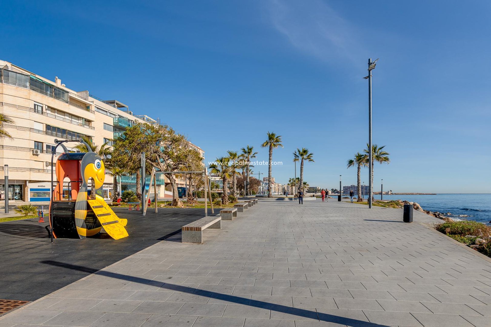 Resale - Apartamento -
Torrevieja - Playa de los Locos