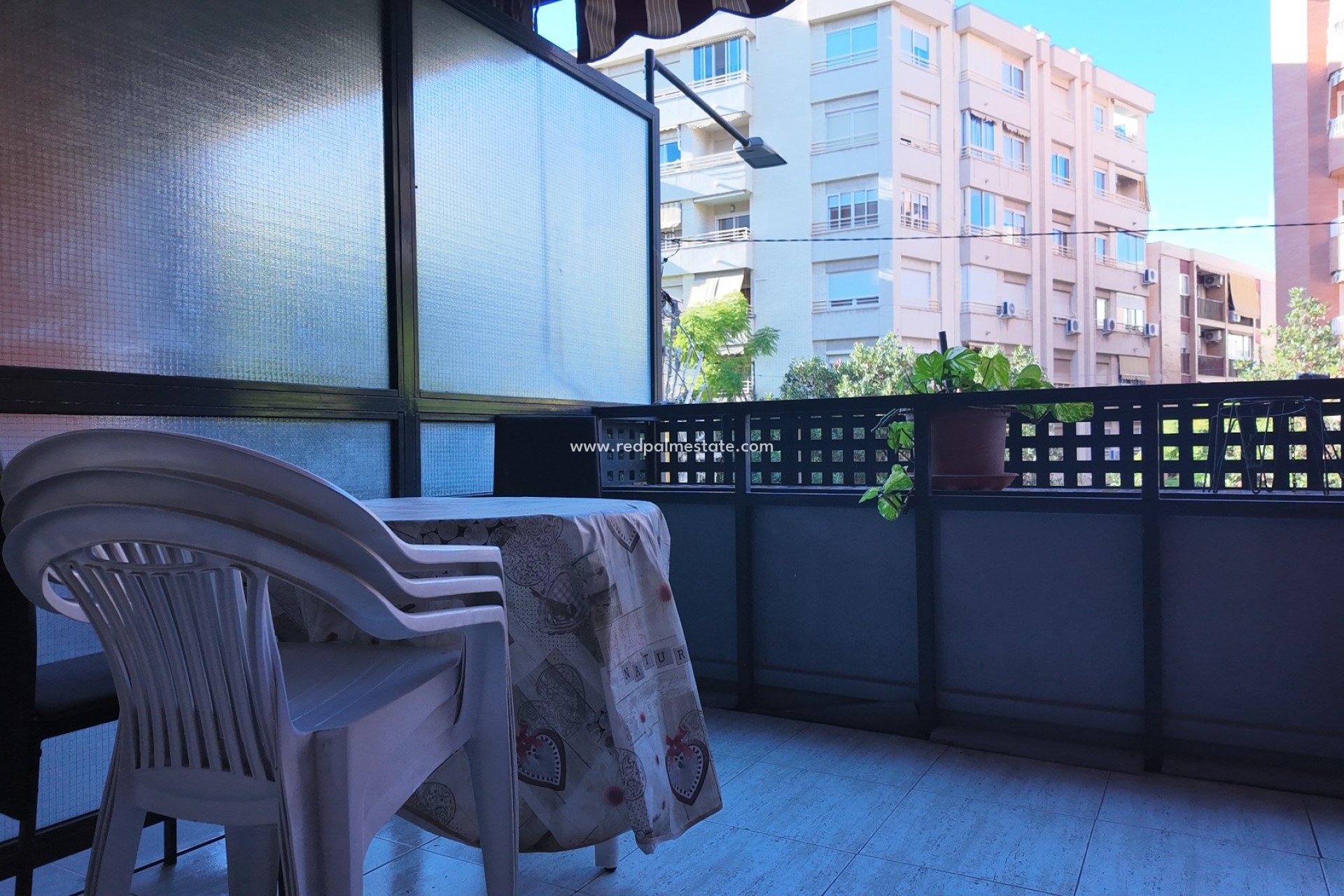 Resale - Apartment -
Alicante - Altozano