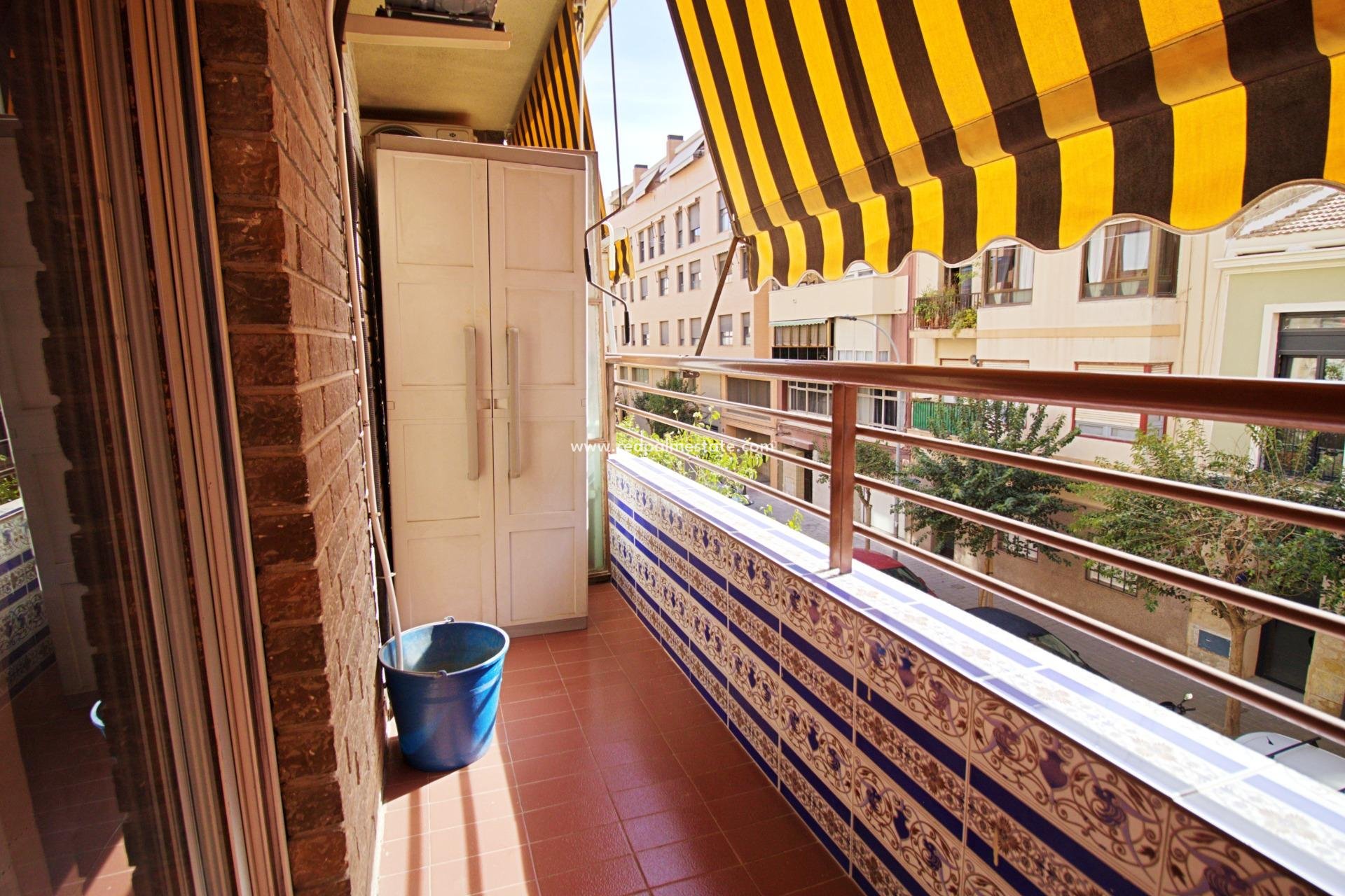 Resale - Apartment -
Alicante - Benalua