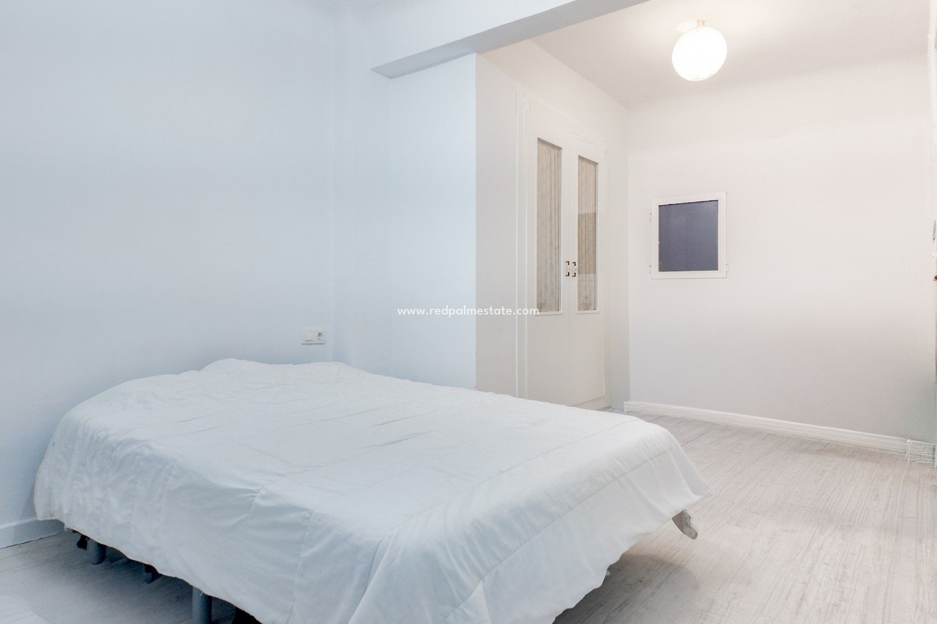 Resale - Apartment -
Alicante - Carolinas Altas