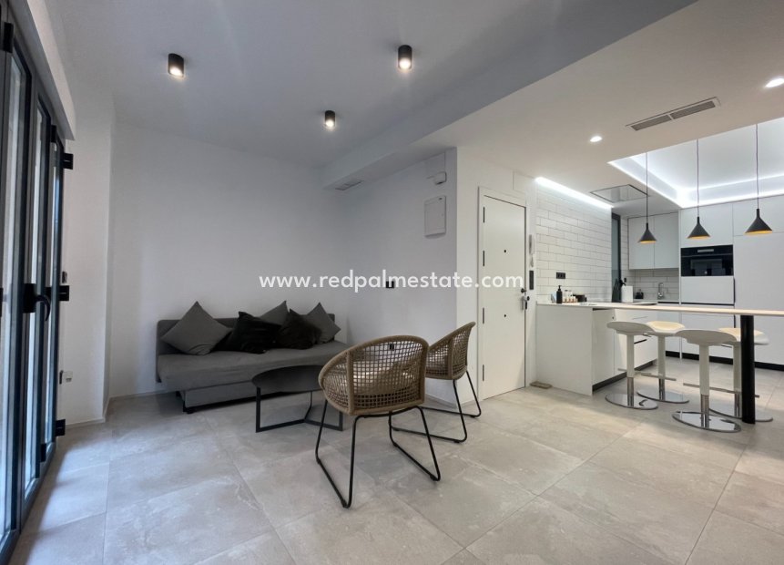 Resale - Apartment -
Alicante - Center