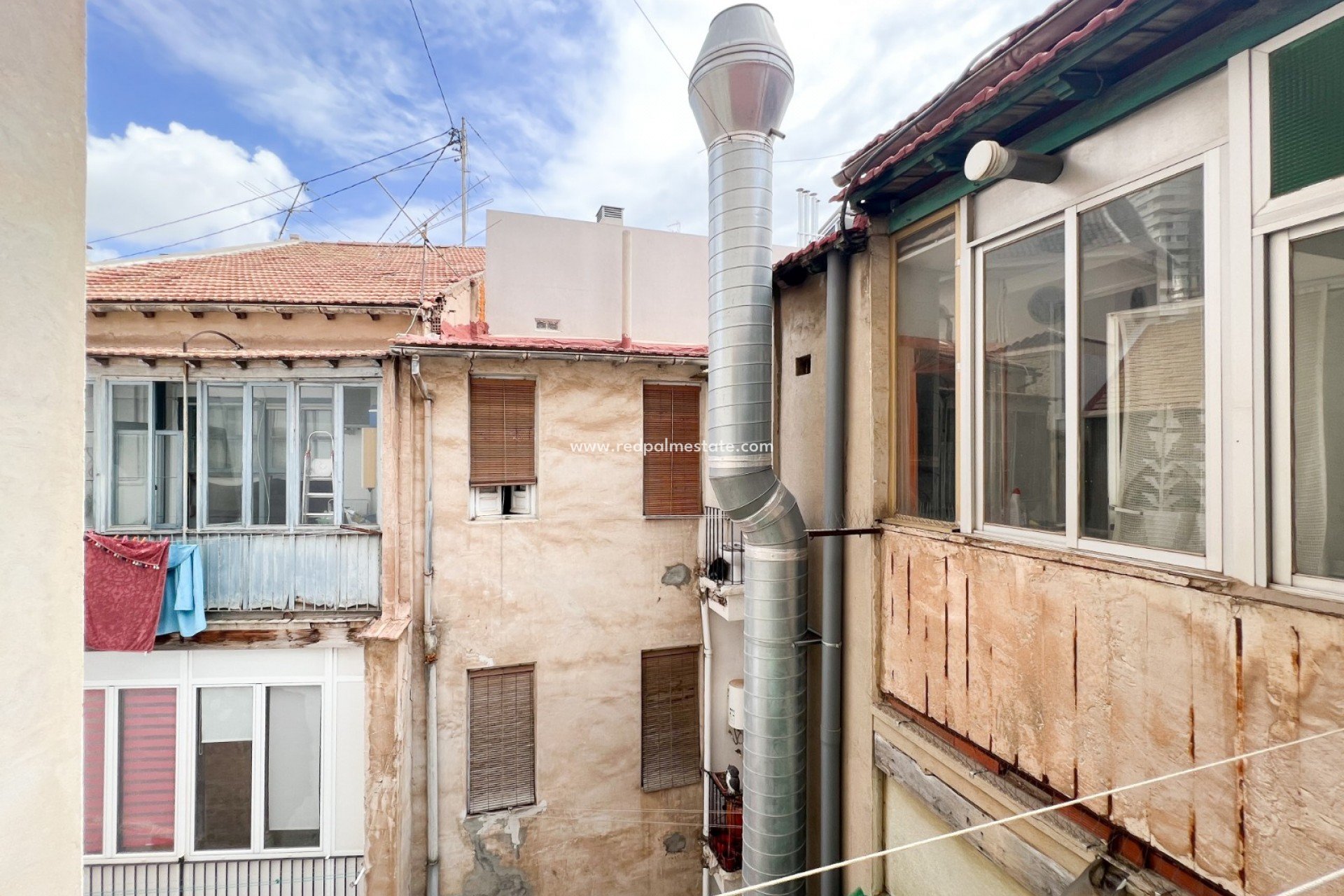 Resale - Apartment -
Alicante - Center