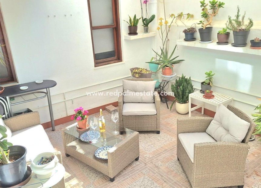 Resale - Apartment -
Alicante - Center