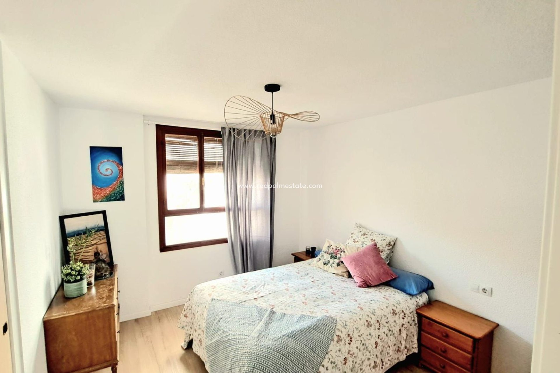 Resale - Apartment -
Alicante - Center