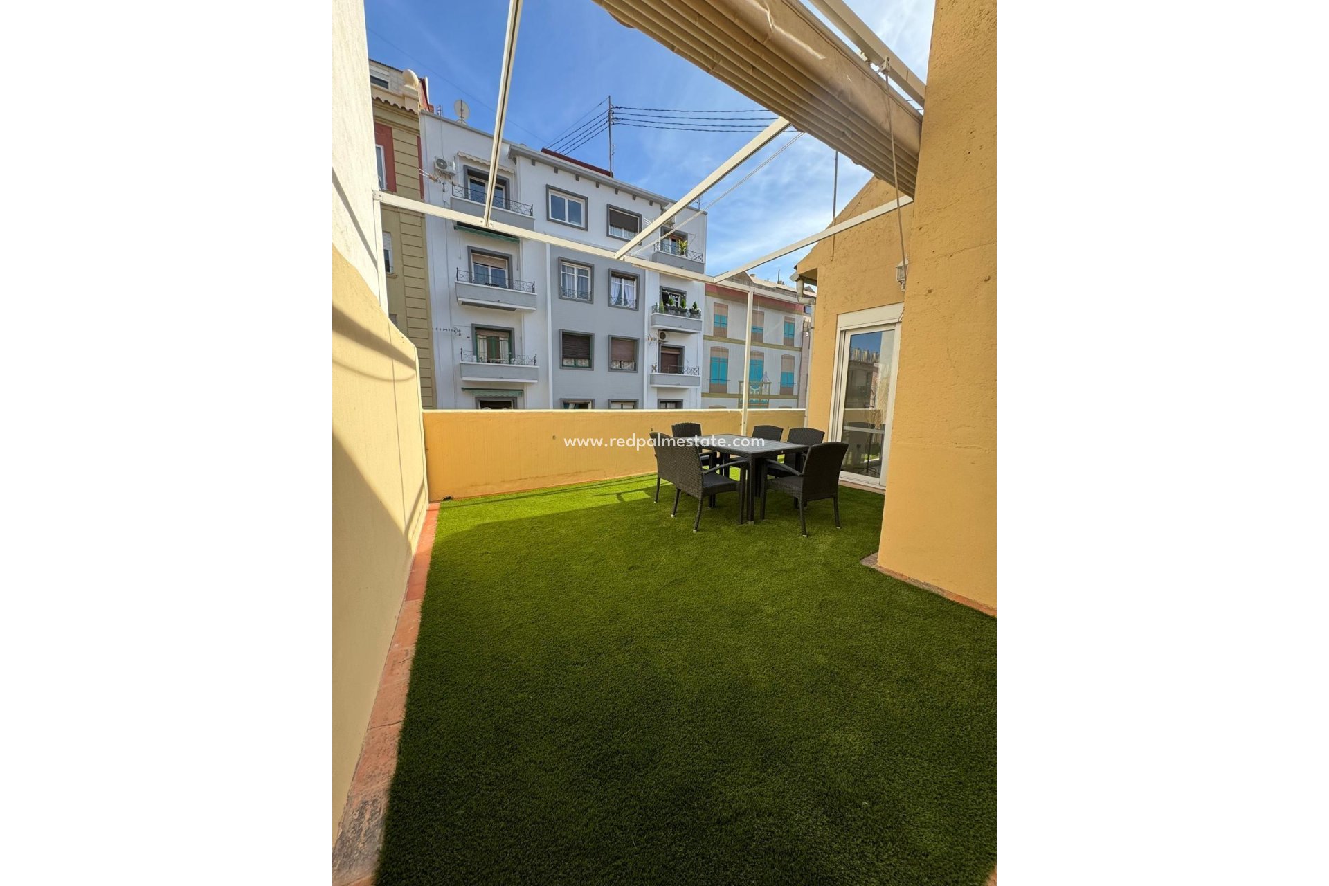 Resale - Apartment -
Alicante - Center