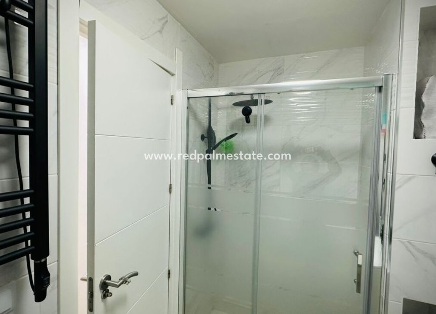 Resale - Apartment -
Alicante - Las Viñas