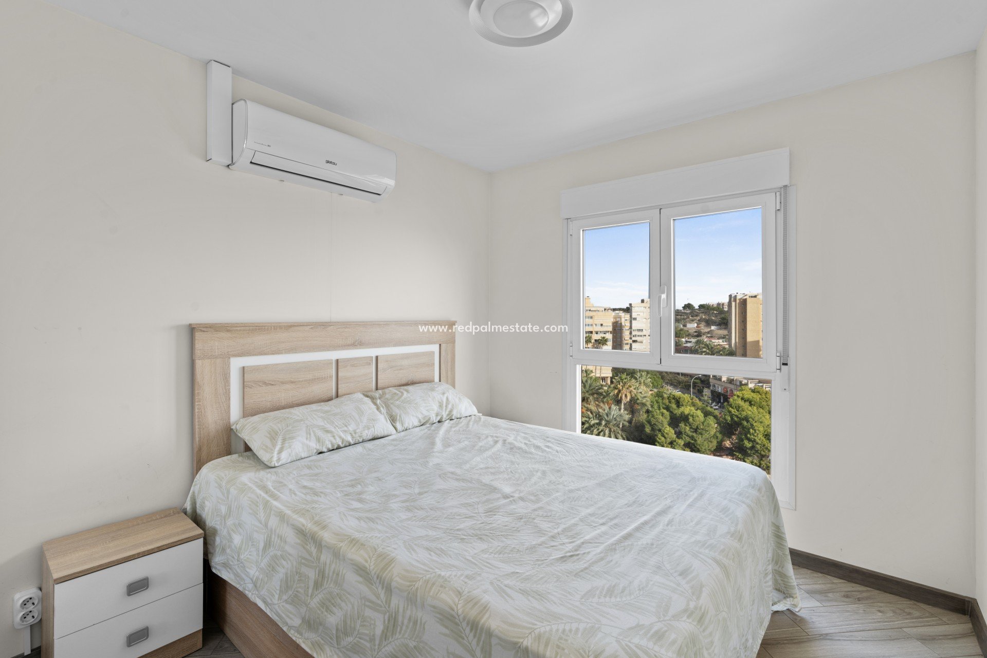 Resale - Apartment -
Alicante - Playa de la Albufereta