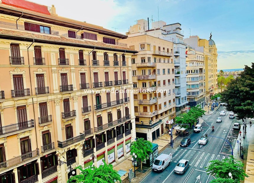 Resale - Apartment -
Alicante - Plaza De Toros - Mercado Central