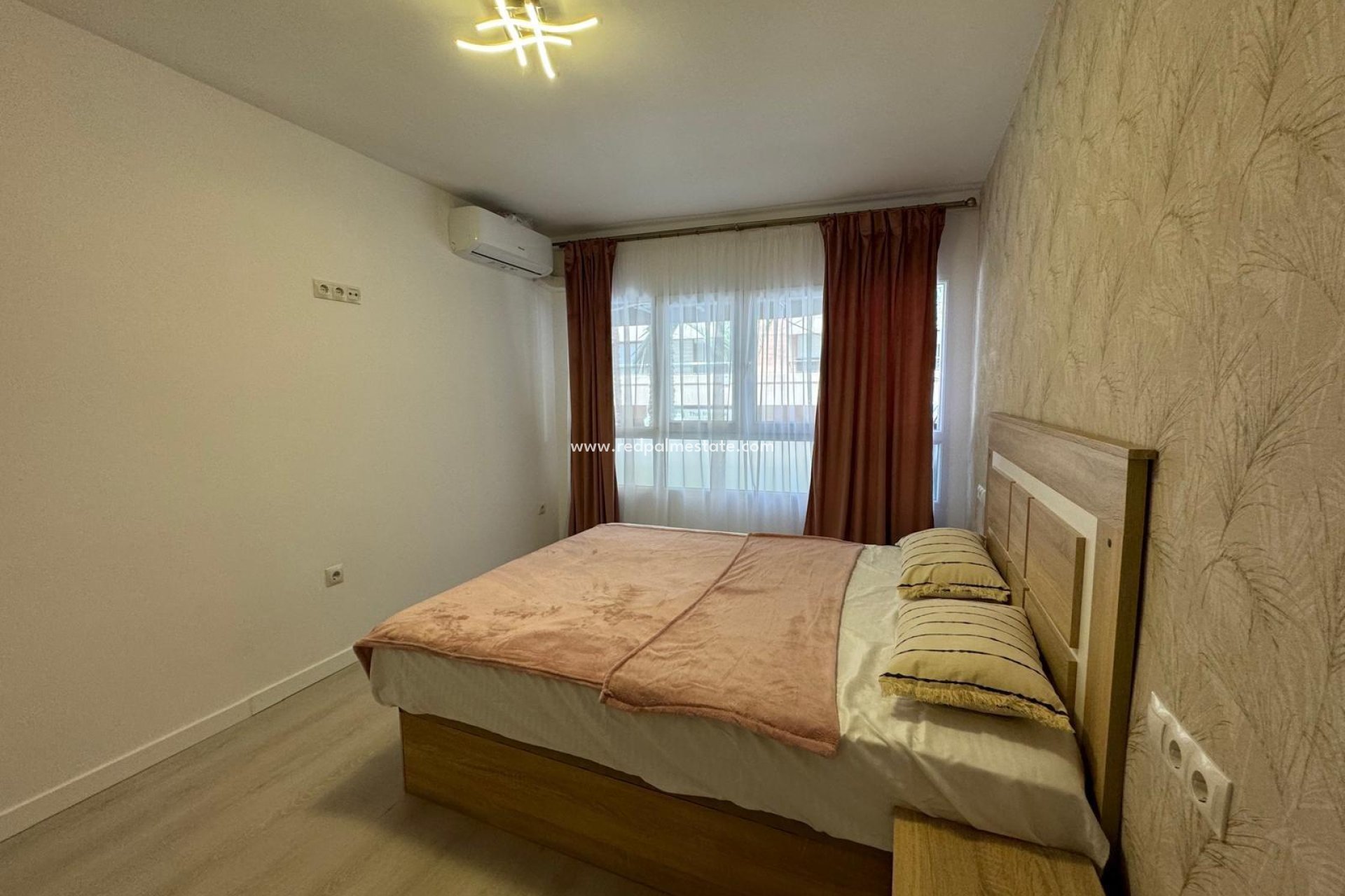 Resale - Apartment -
Alicante - Plaza De Toros - Mercado Central