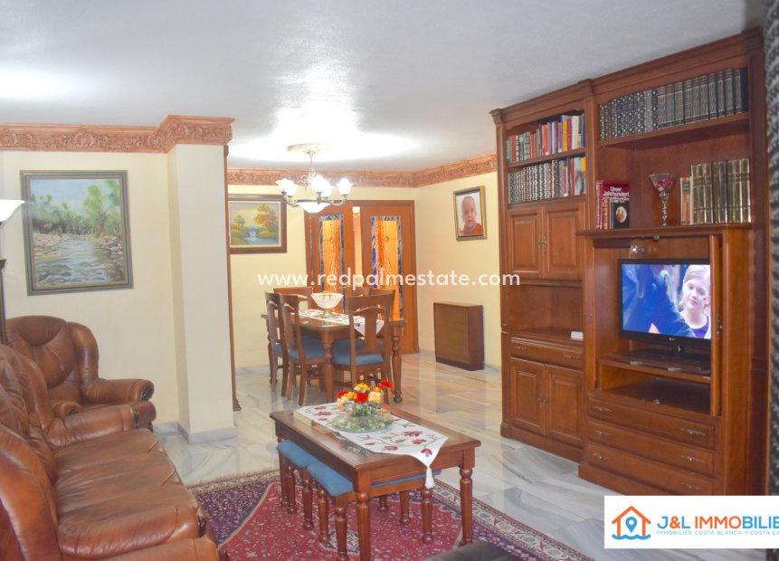Resale - Apartment -
Alicante