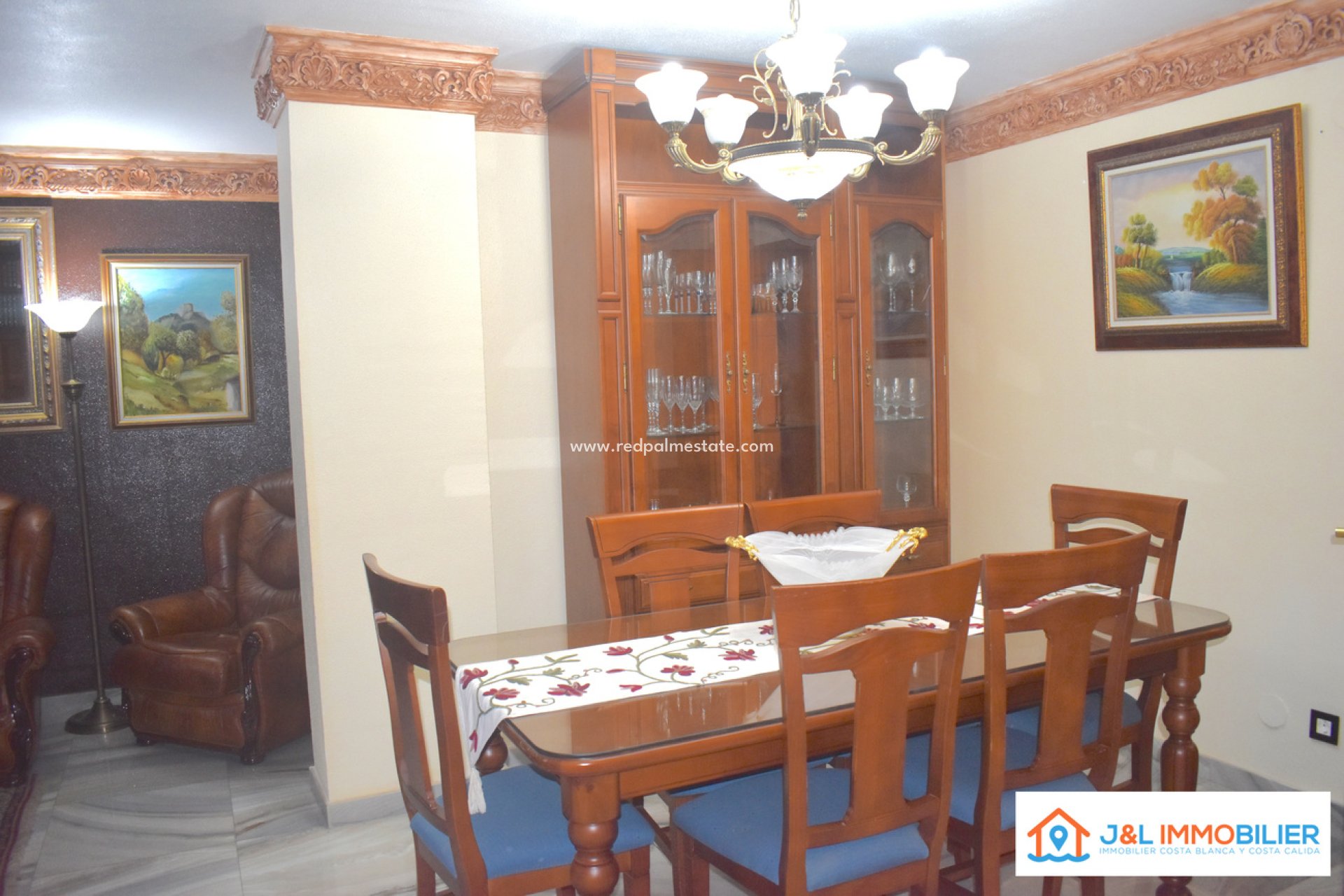 Resale - Apartment -
Alicante
