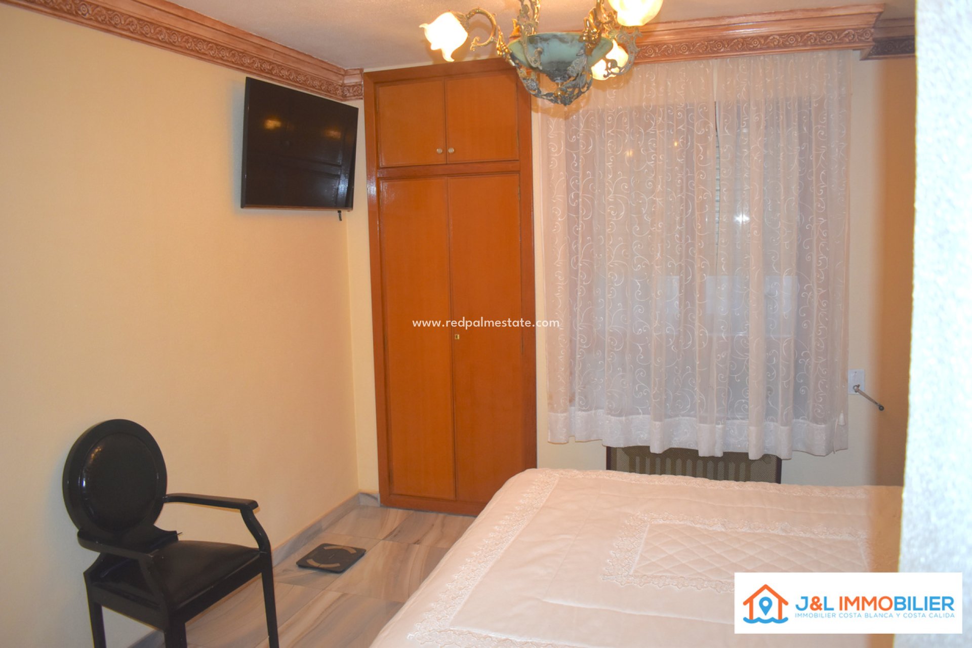 Resale - Apartment -
Alicante
