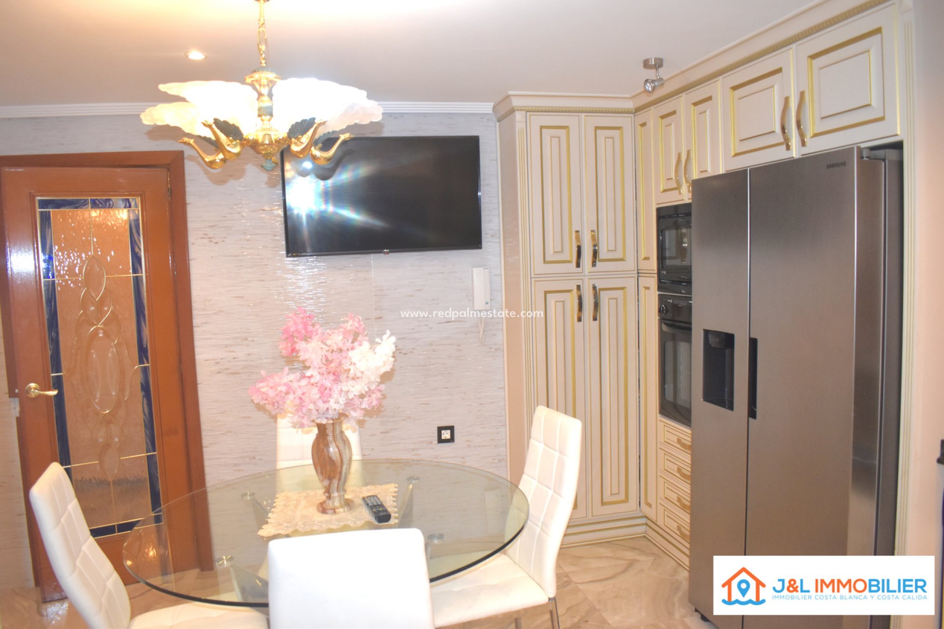 Resale - Apartment -
Alicante