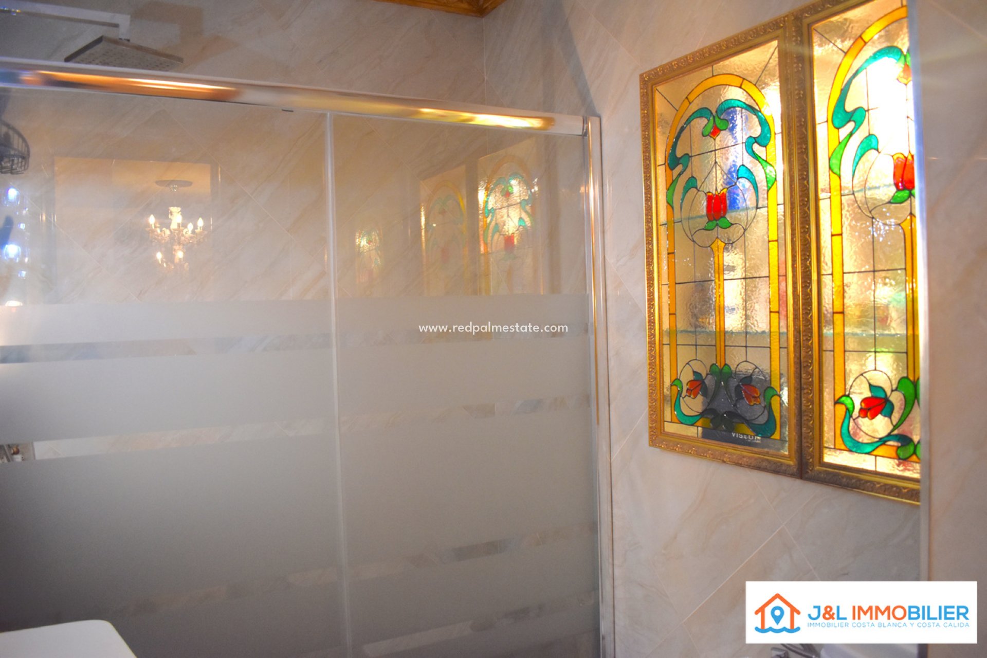 Resale - Apartment -
Alicante