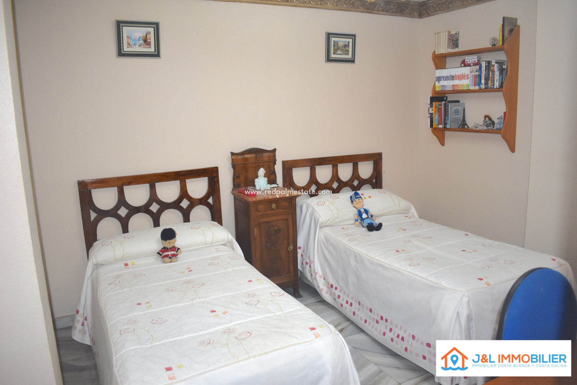 Resale - Apartment -
Alicante