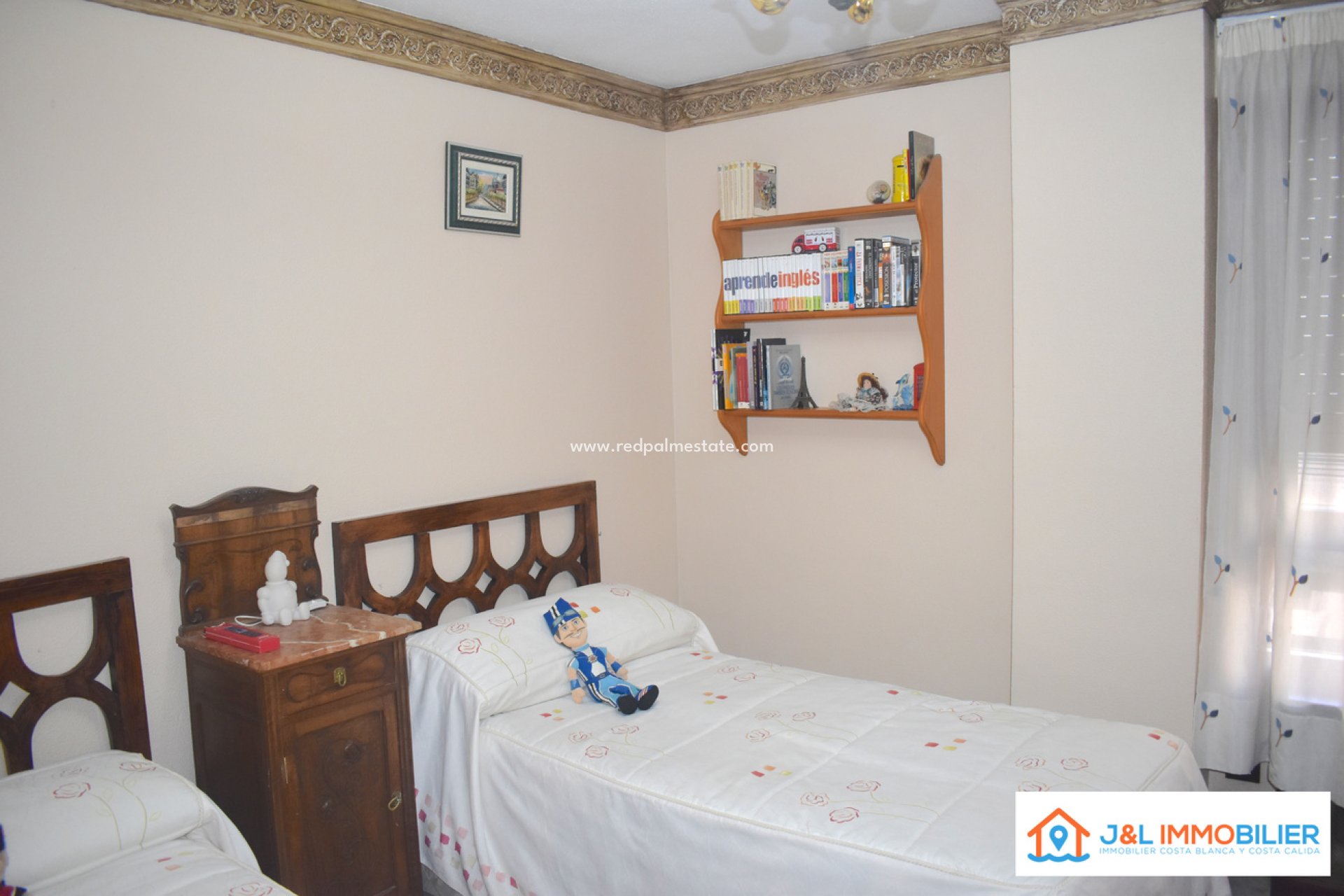 Resale - Apartment -
Alicante