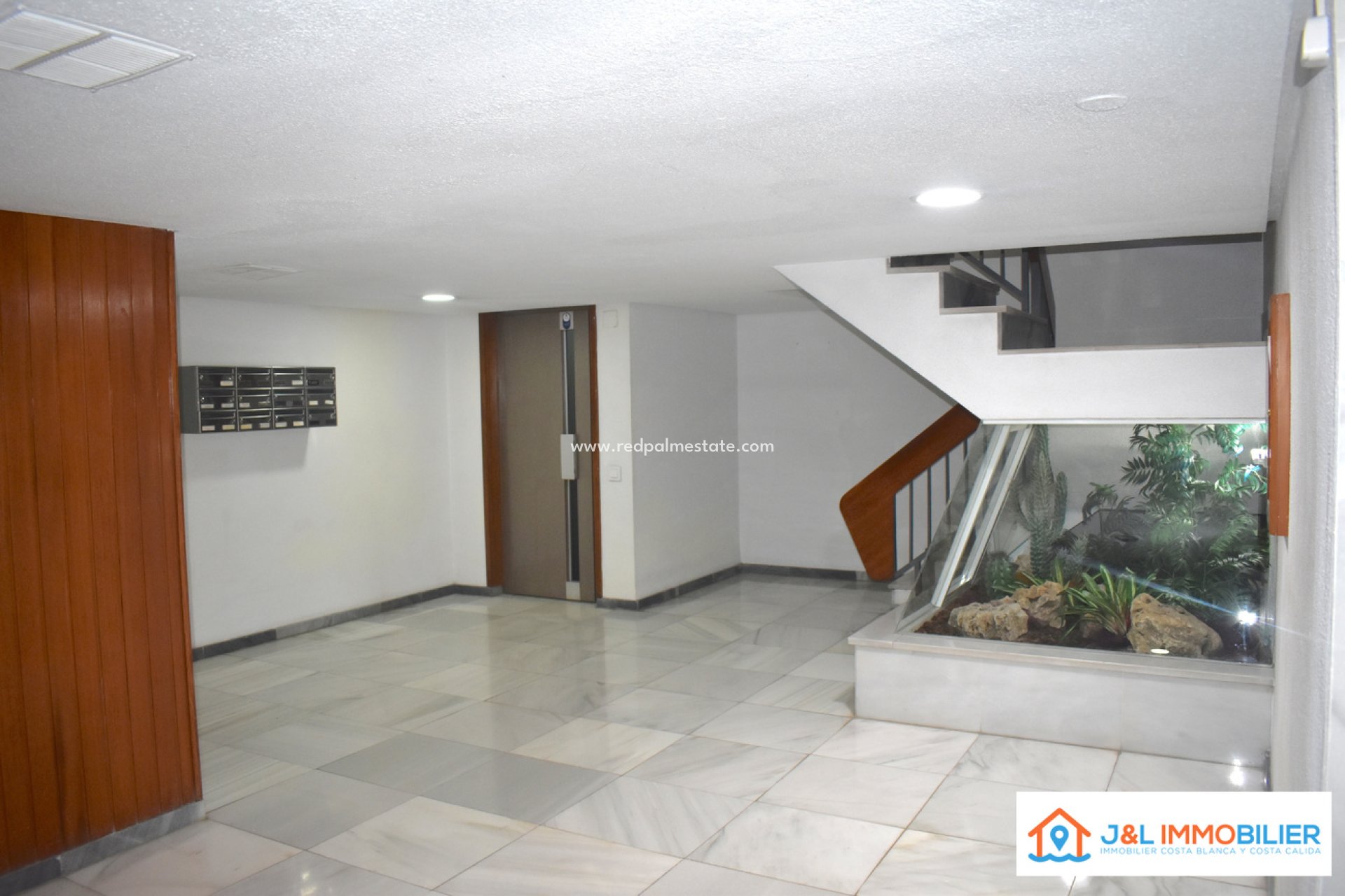 Resale - Apartment -
Alicante