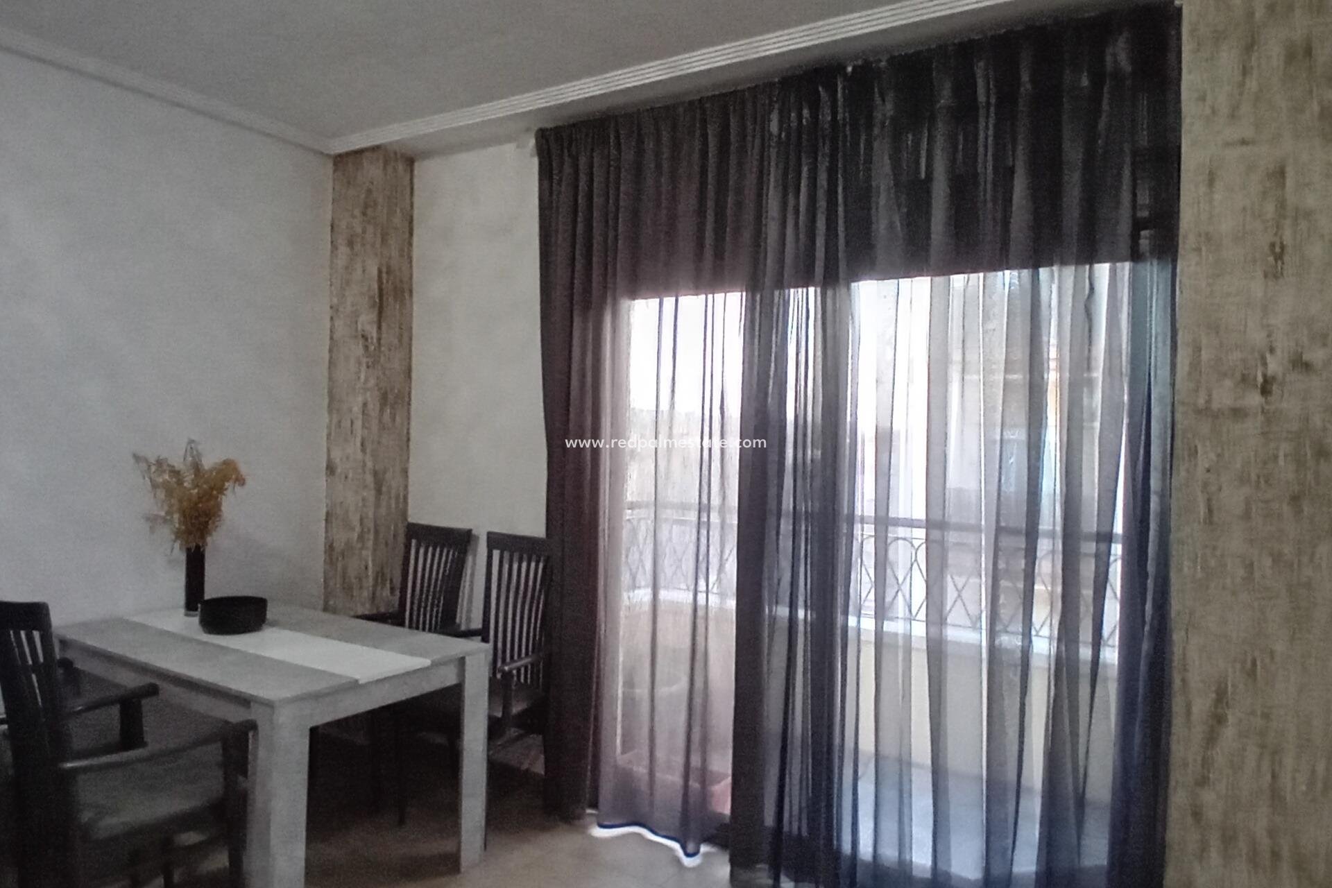 Resale - Apartment -
Almoradí - Center