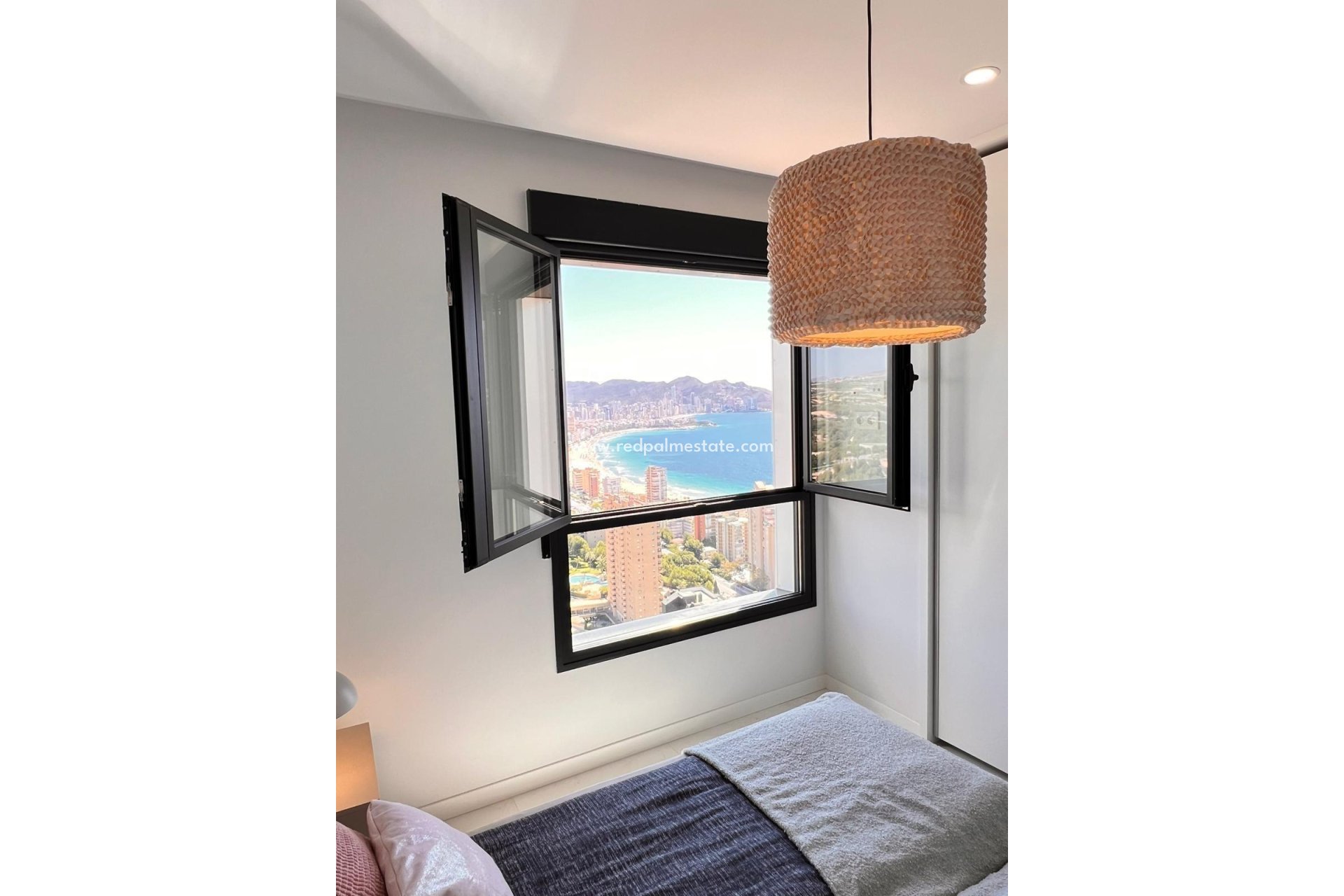 Resale - Apartment -
Benidorm - Poniente