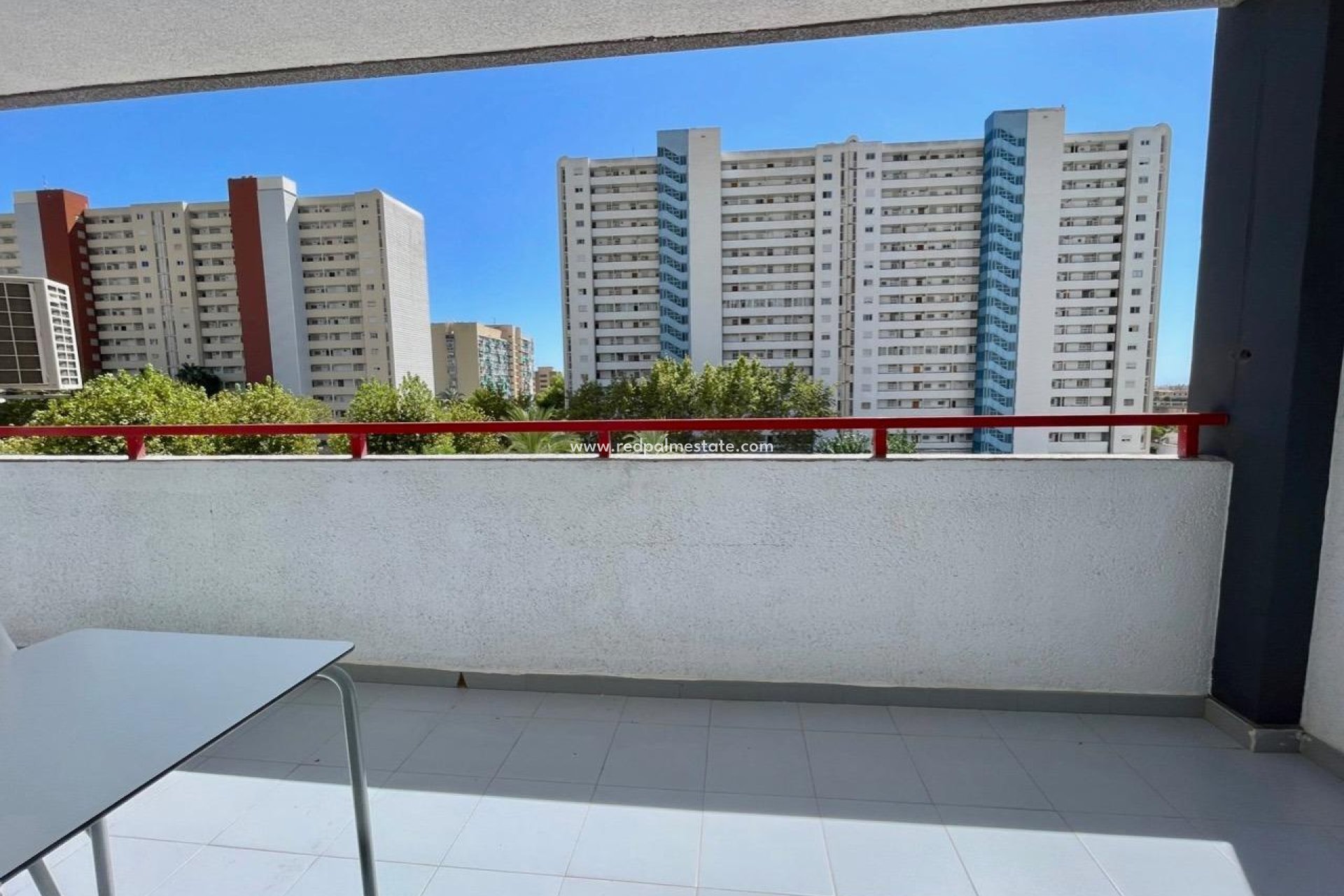 Resale - Apartment -
Benidorm