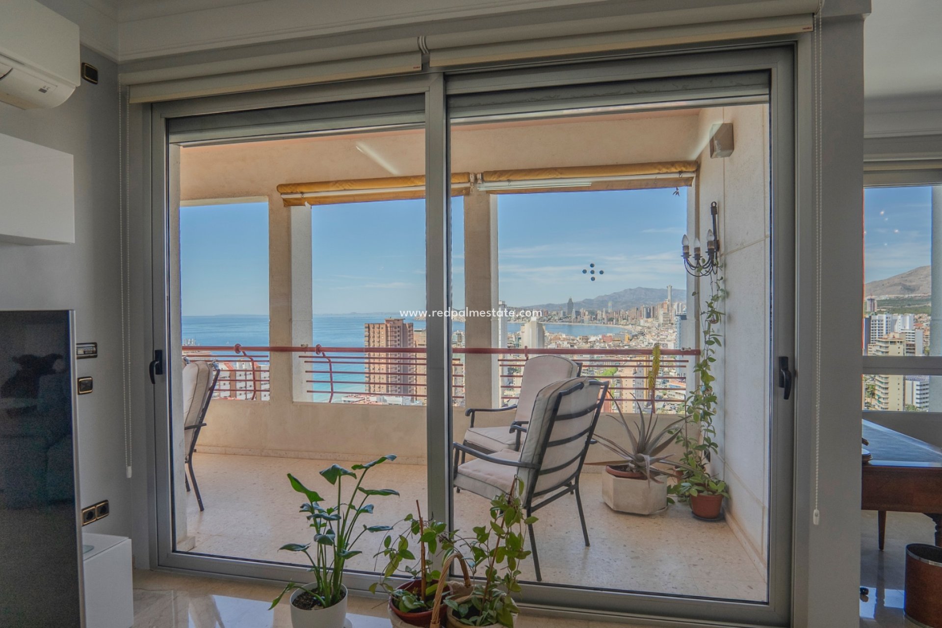 Resale - Apartment -
Benidorm