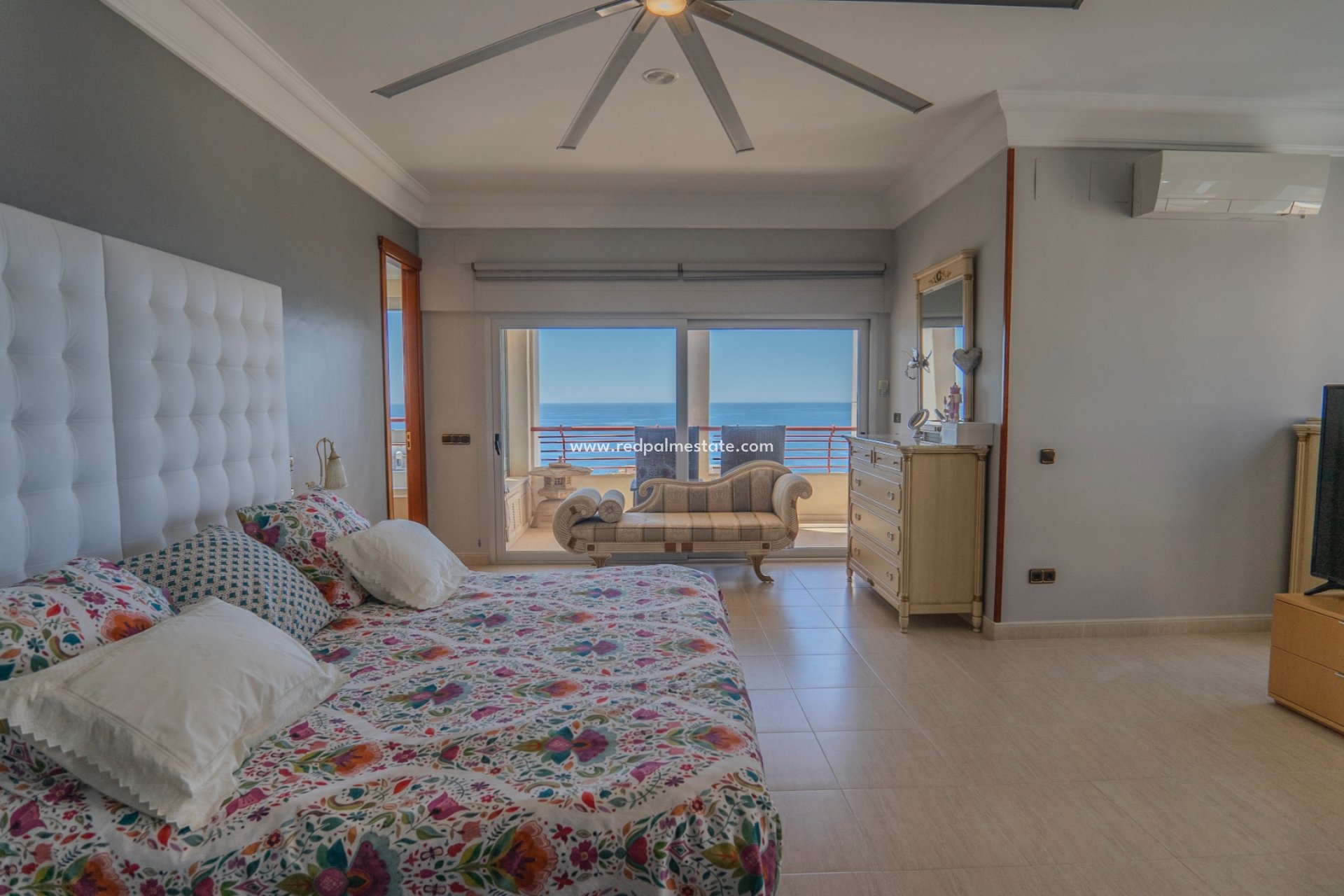 Resale - Apartment -
Benidorm