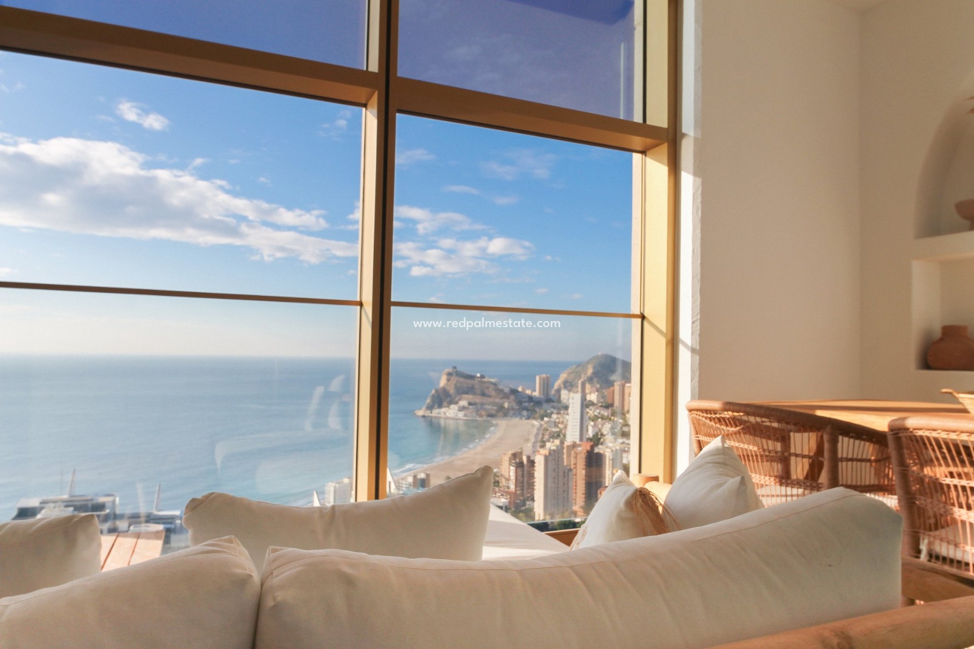 Resale - Apartment -
Benidorm