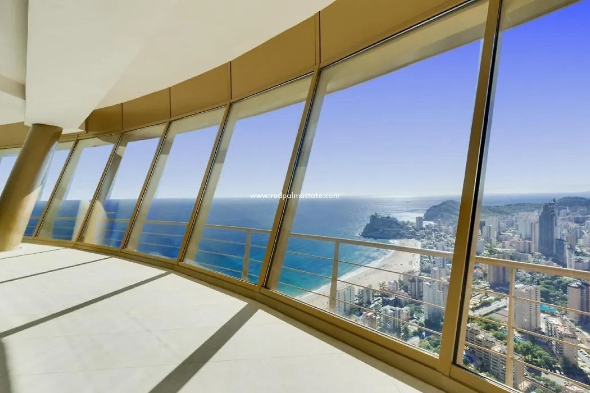 Resale - Apartment -
Benidorm
