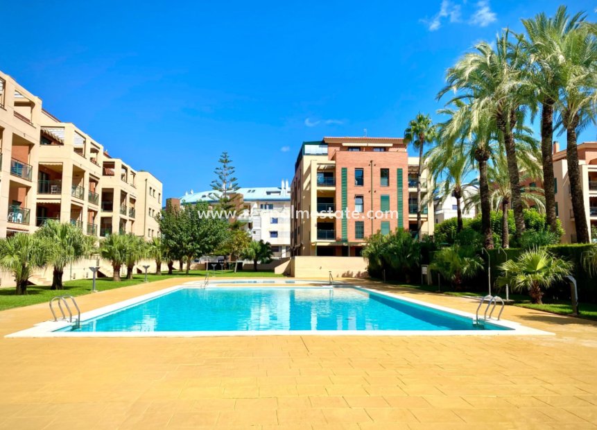 Resale - Apartment -
Denia