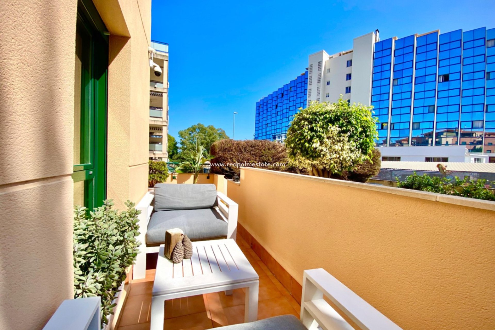 Resale - Apartment -
Denia