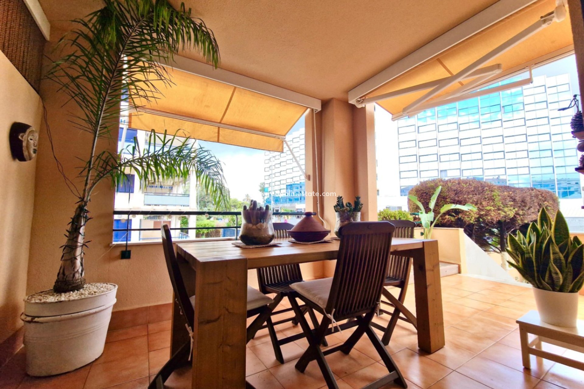 Resale - Apartment -
Denia