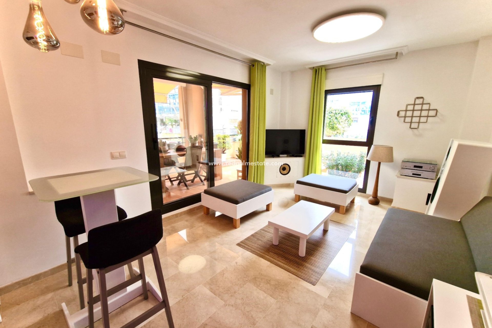 Resale - Apartment -
Denia
