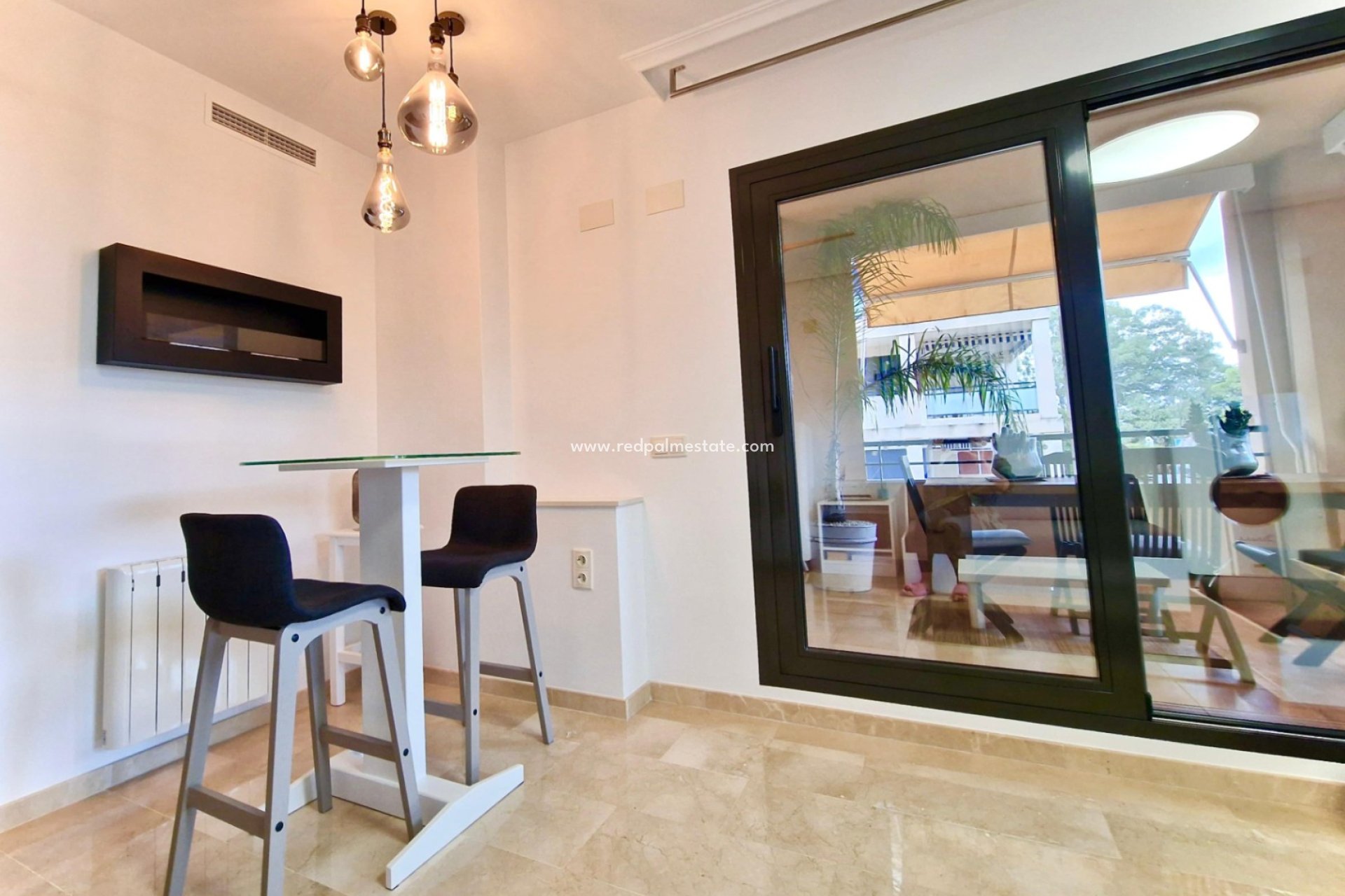 Resale - Apartment -
Denia