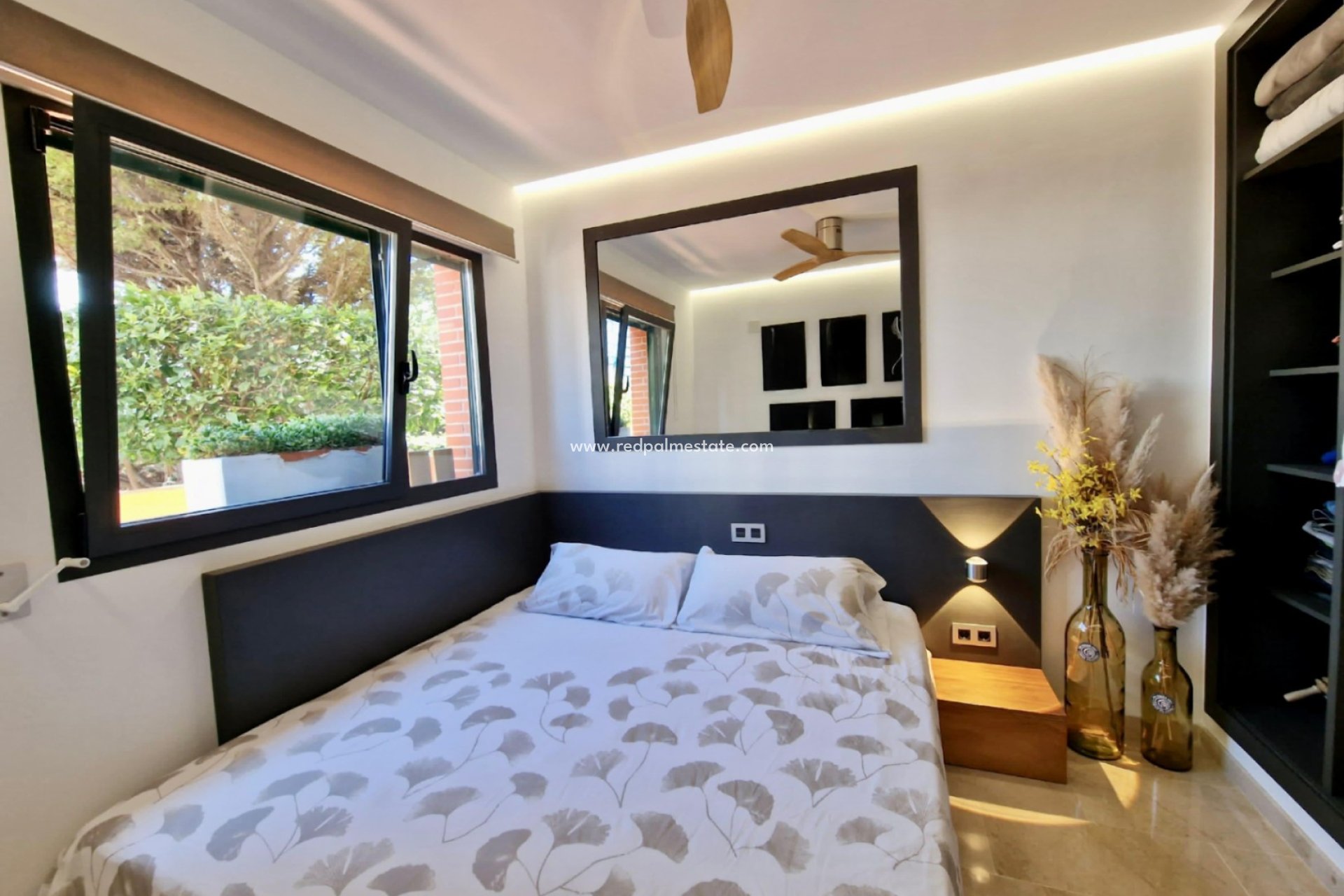 Resale - Apartment -
Denia