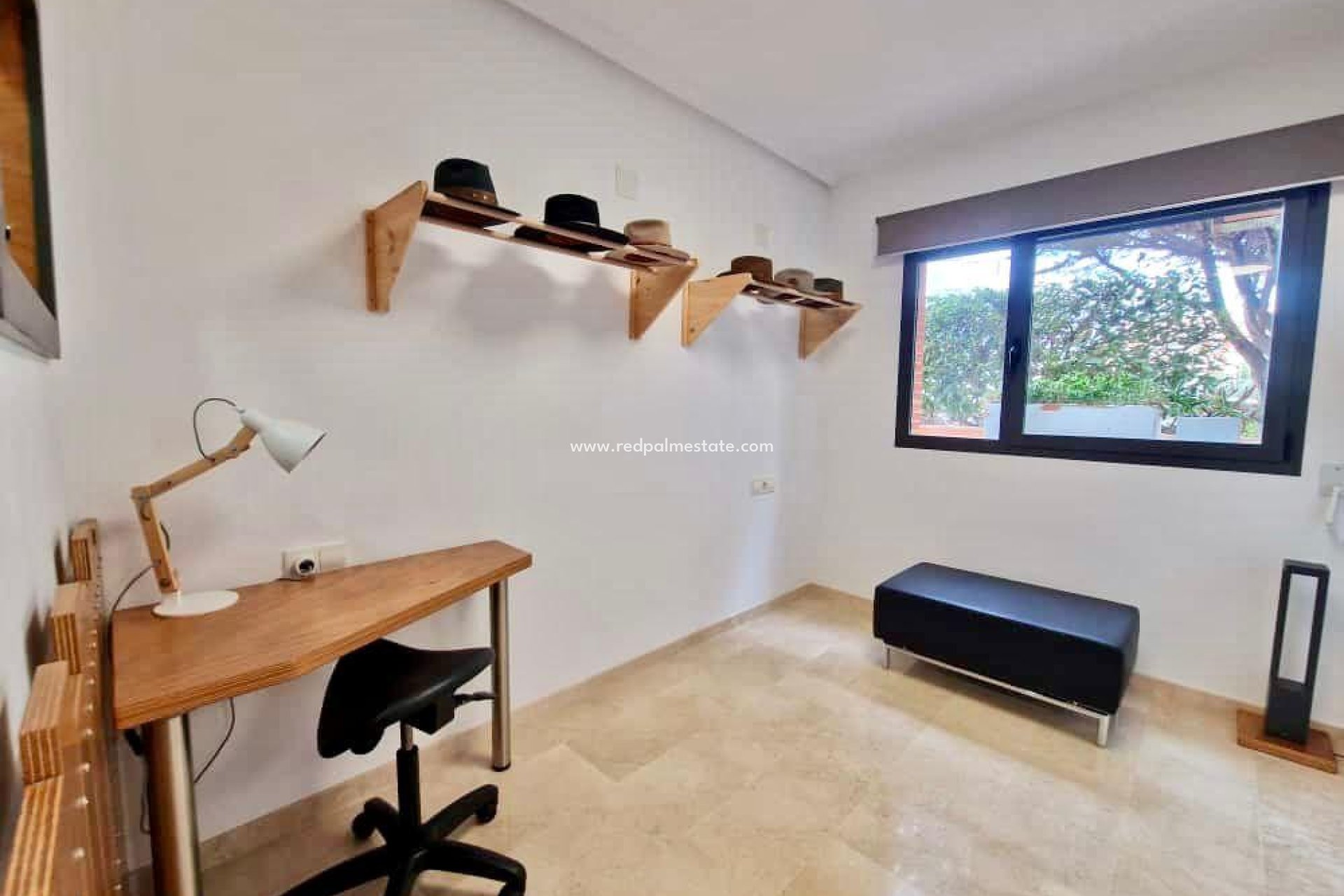 Resale - Apartment -
Denia
