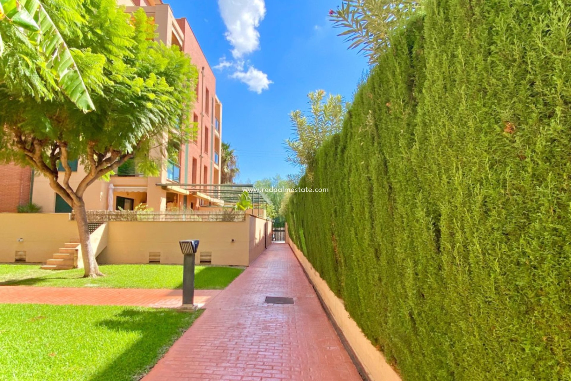 Resale - Apartment -
Denia