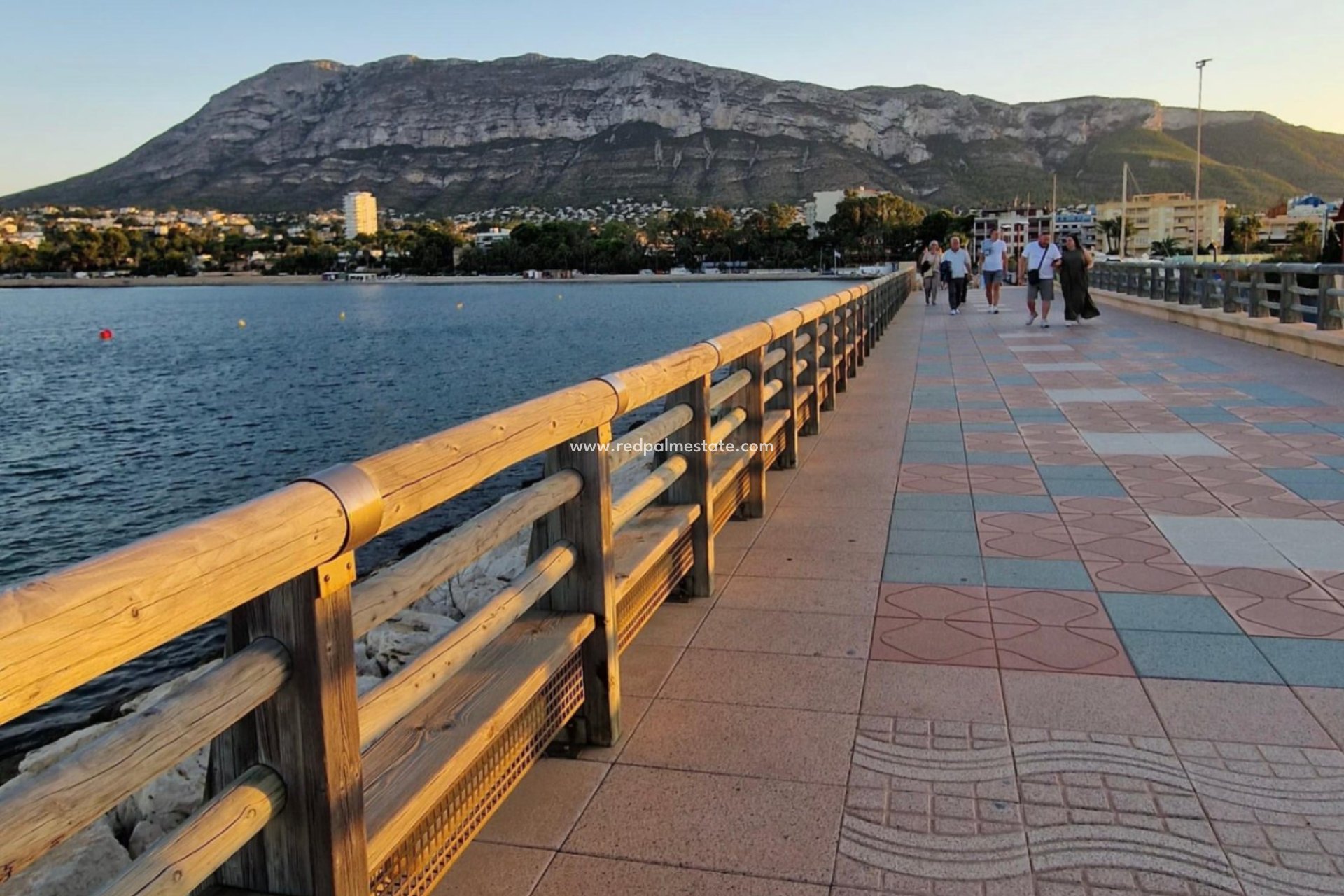 Resale - Apartment -
Denia