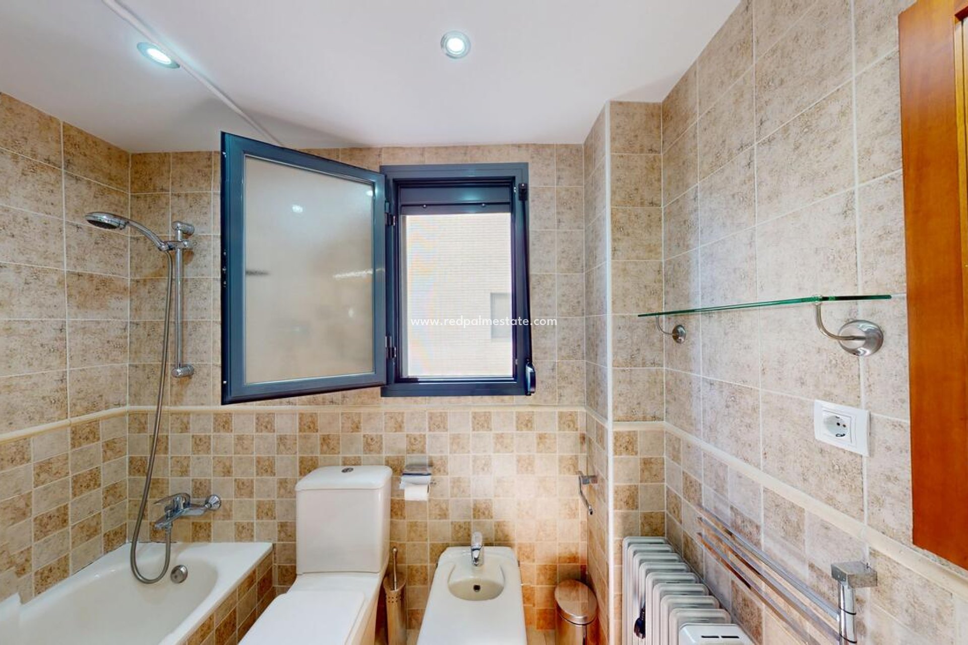 Resale - Apartment -
Denia