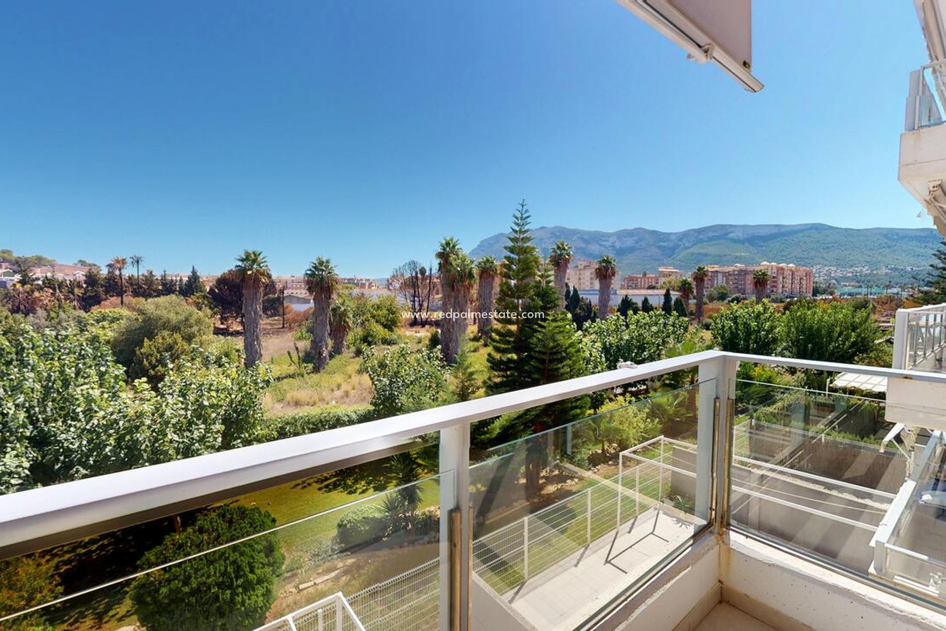 Resale - Apartment -
Denia
